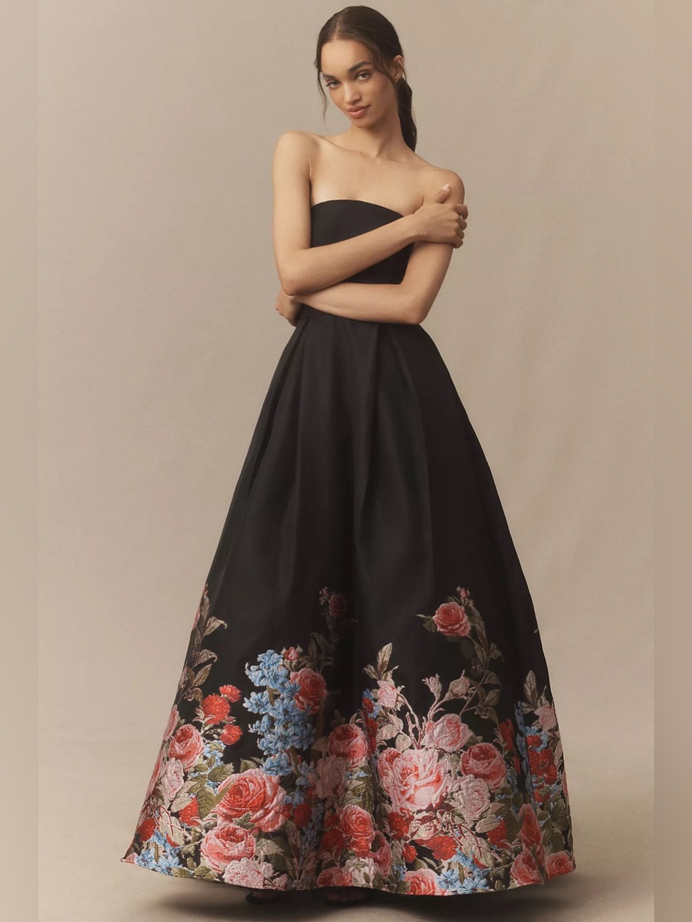 MAC DUGGAL
Strapless Floral Brocade Maxi Dress